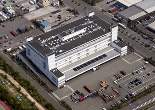 倉庫業界のリーダーによる太陽光発電システムの導入