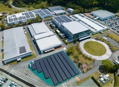 太陽光発電システムを導入したオムロン リレーアンドデバイス株式会社 山鹿事業所