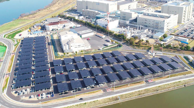 村田製作所とオムロンが取り組む日本最大級のカーポート型太陽光発電システム