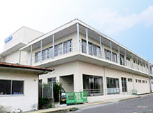 东北面外部视图：入口区域 