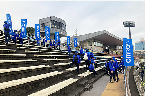 分国際車いすマラソン大会にボランティア写真