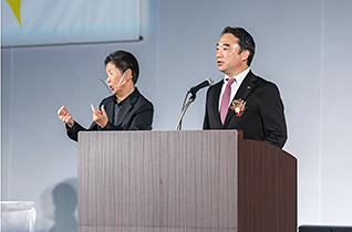 創業50周年記念式典を行いました 1